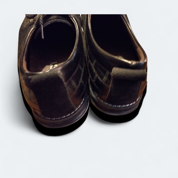 Elegant Black Oxford Shoes for Men - Picture 3 of 5